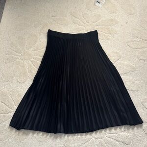 H&M Pleated Satin Skirt Size XL